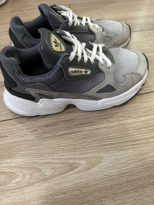 Дамски маратонки Pepe Jeans / Adidas