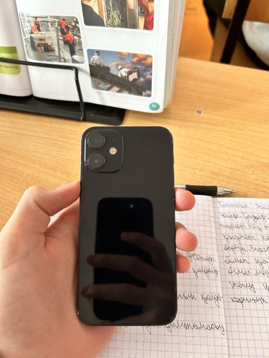 Обменяю айфон 12 мини