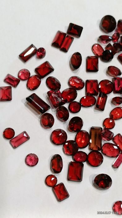 Vind granate Bohemia pentru bijuterii