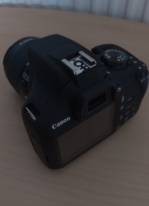 Canon eos 2000d