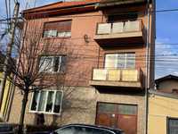 Apartament 3 camere , central , et. 1 , 104mp