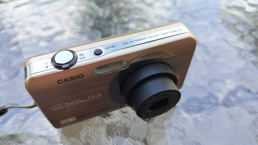 Compact Digital Camera Casio EXILIM EX-Z90 Gold 12.1 Mp