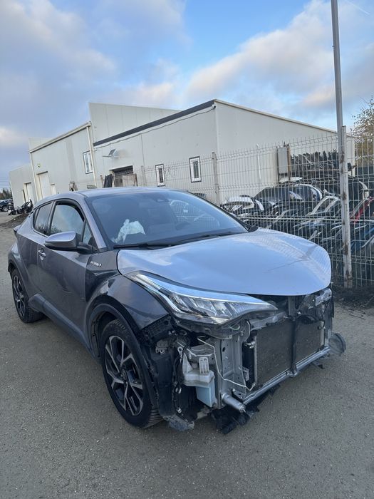 Toyota CH-R 2022 2.0 benzina + Hybrid 80.000 KM AVARIAT / AVARIATE