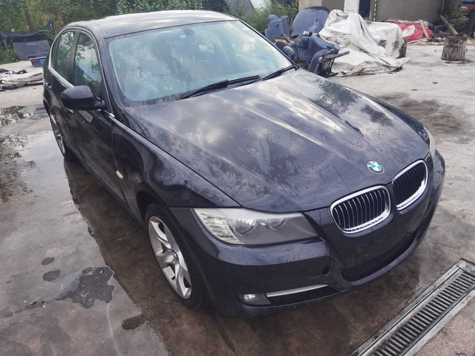 Dezmembrez bmw seria 3 e90 facelift 2.0 d/interior e90/bara fata e90/