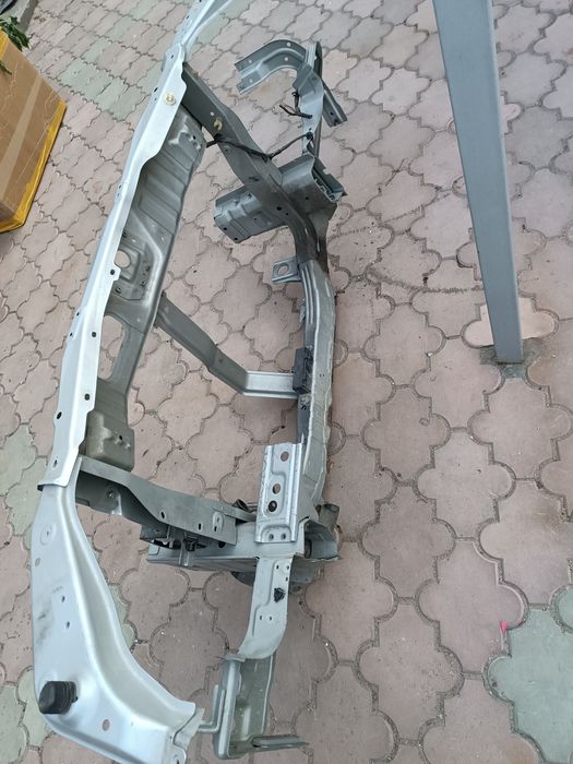 Продам телевизор на Митсубиси Делика Д-5 .