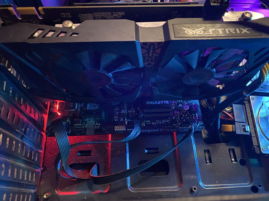 Pc gaming  i3 9100f 12gb ram gtx 960 2gb 2tb stocare 2hdd si un ssd
