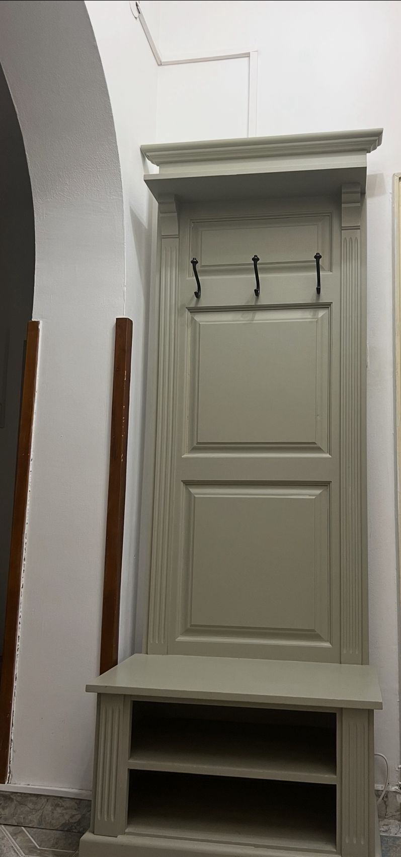 Vând cuier lemn art deco
