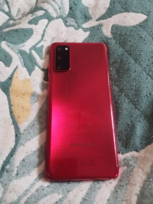 Samsung Galaxy S20 продаю