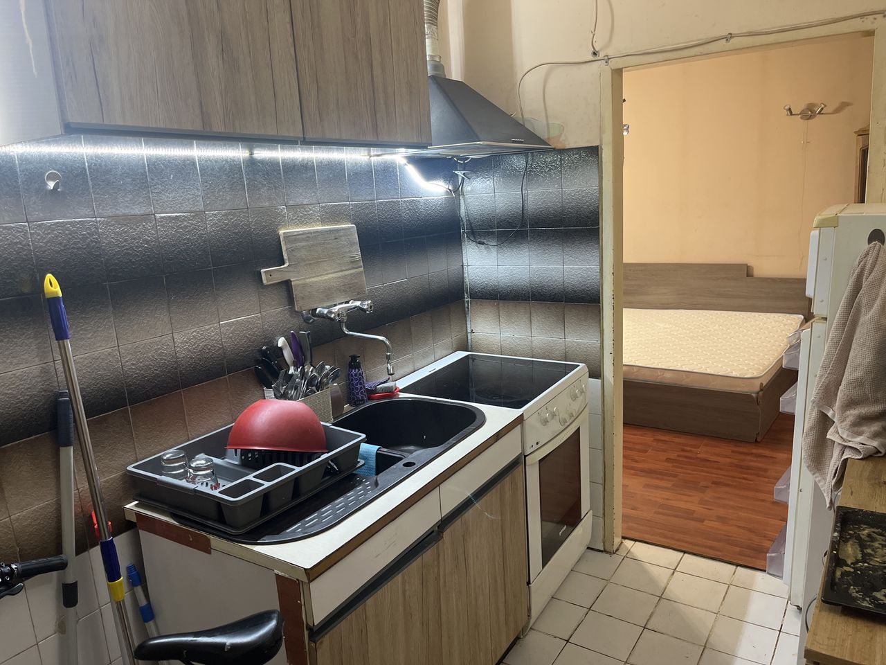 Дава се под наем Двустаен апартамент в Перник, Ладовица - 51 кв.м за 280.5 € - Снимка #4
