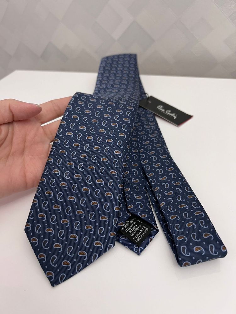 Новые галстуки бренда Pierre Cardin