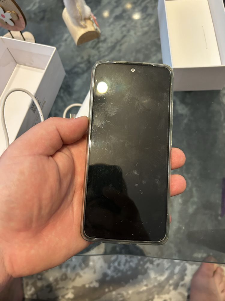 Xiaomi redmi note 11 folosit foarte putin