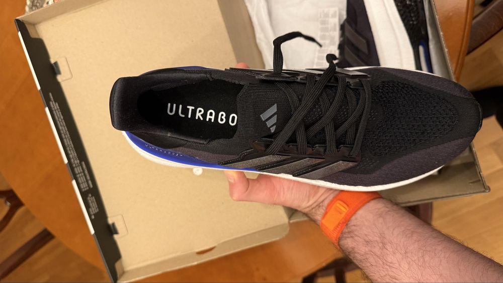 Adidas Ultraboost 5 marimea 45 1/3 , NOI CU ETICHETA, NEPURTATI