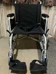 Carucior Invacare pentru persoane cu handicap batrâni 48 cm