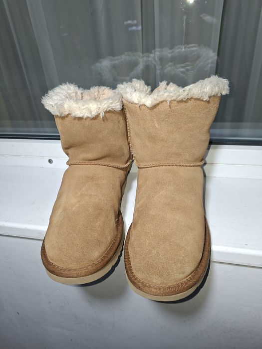 Vând cisme UGG nr 39 originale