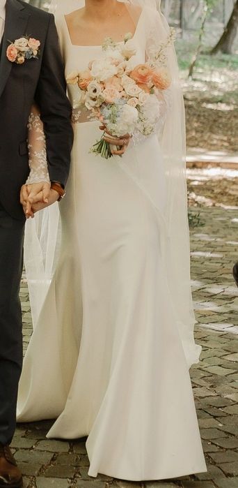 Rochie de mireasǎ+voal