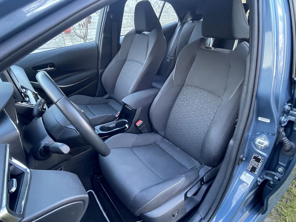 Toyota Corolla 2022 hybrid 1,8 model Bussines, baterie Li-Ion