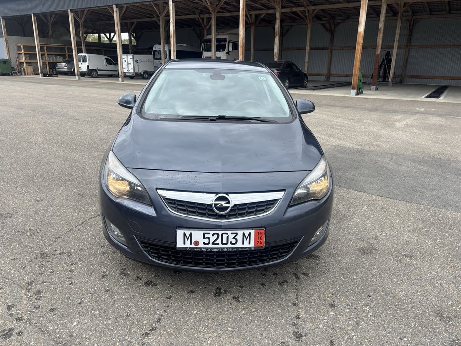Vand Opel Astra J 1.6 benzina Euro 5