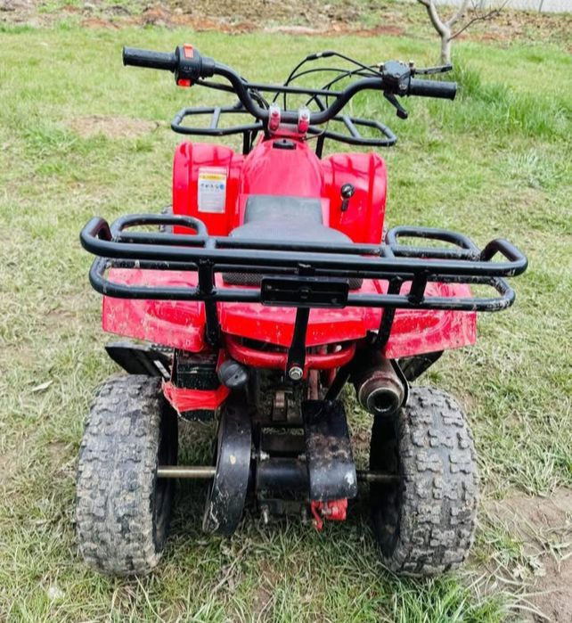 Vând ATV benzina urgent