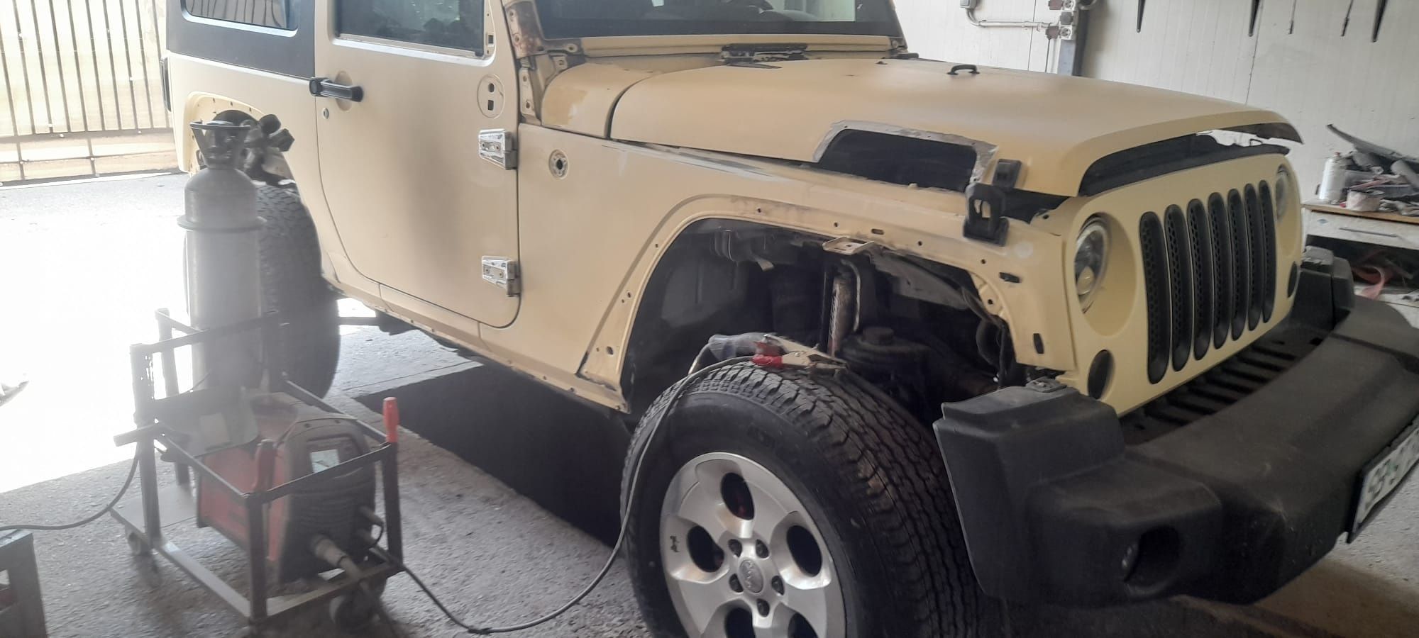 Vopsitorie auto tinichigerie 500lei piesa