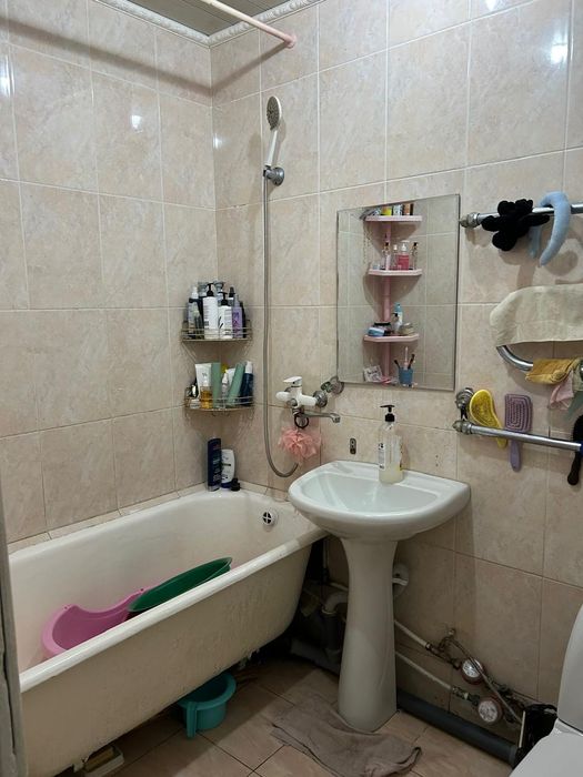 Продам 2-х комнатную квартиру в Уральске, ул. Поповича 1.