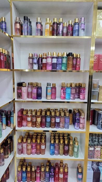 Vand en/Gros spreiuri de corp victoria secret pentru detali ij privat