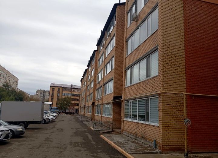 Продажа 1 конм.кв. мкр Строитель 39/3