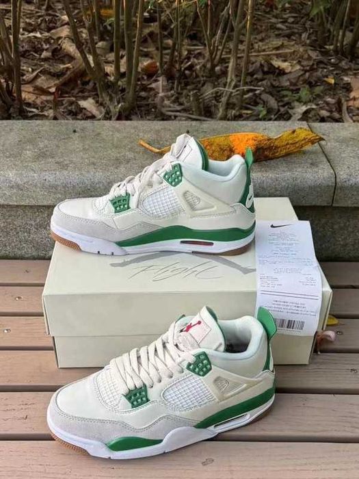Jordan 4 Retro SB Pine Green EU42