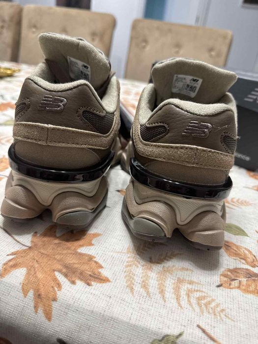 New Balance 9060 MUSHROOM