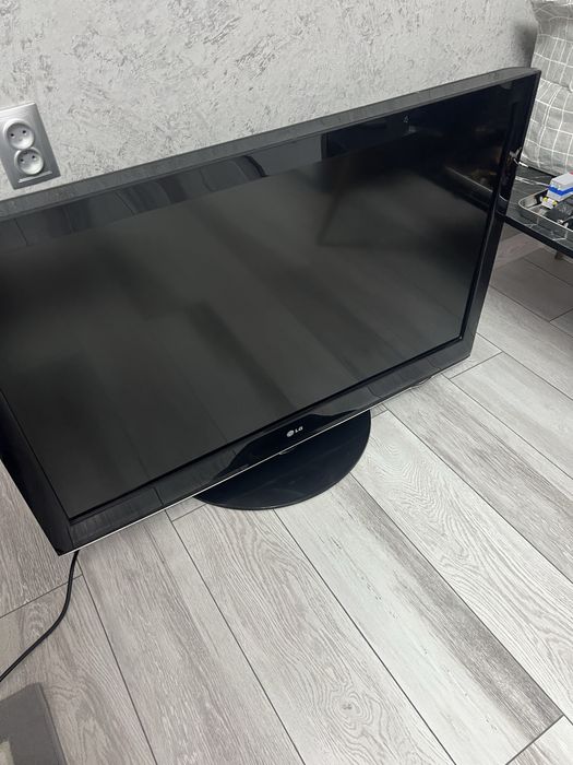 Продаётся телевизор LG