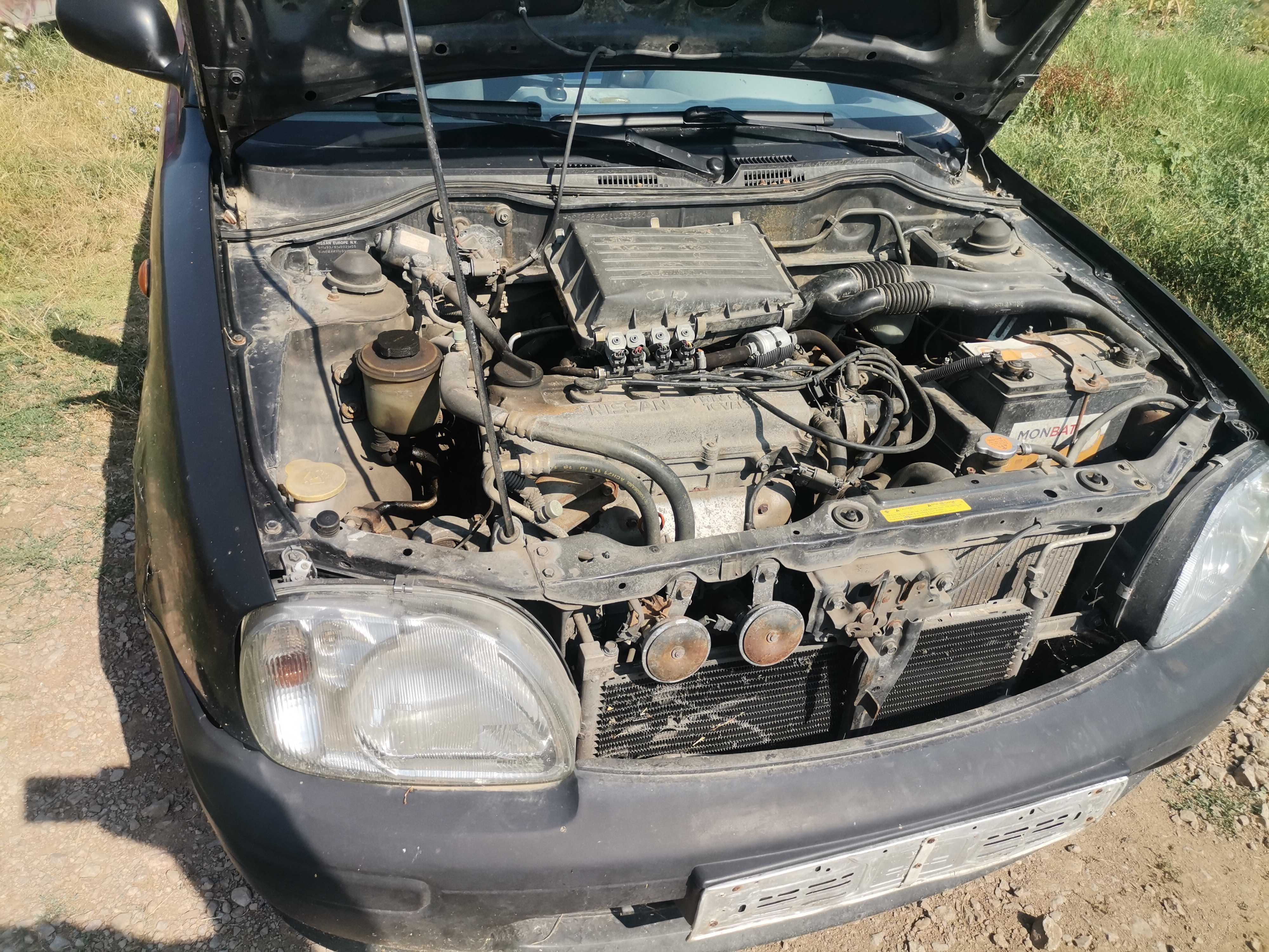 Nissan Micra K11 1 3 на части продавам.
