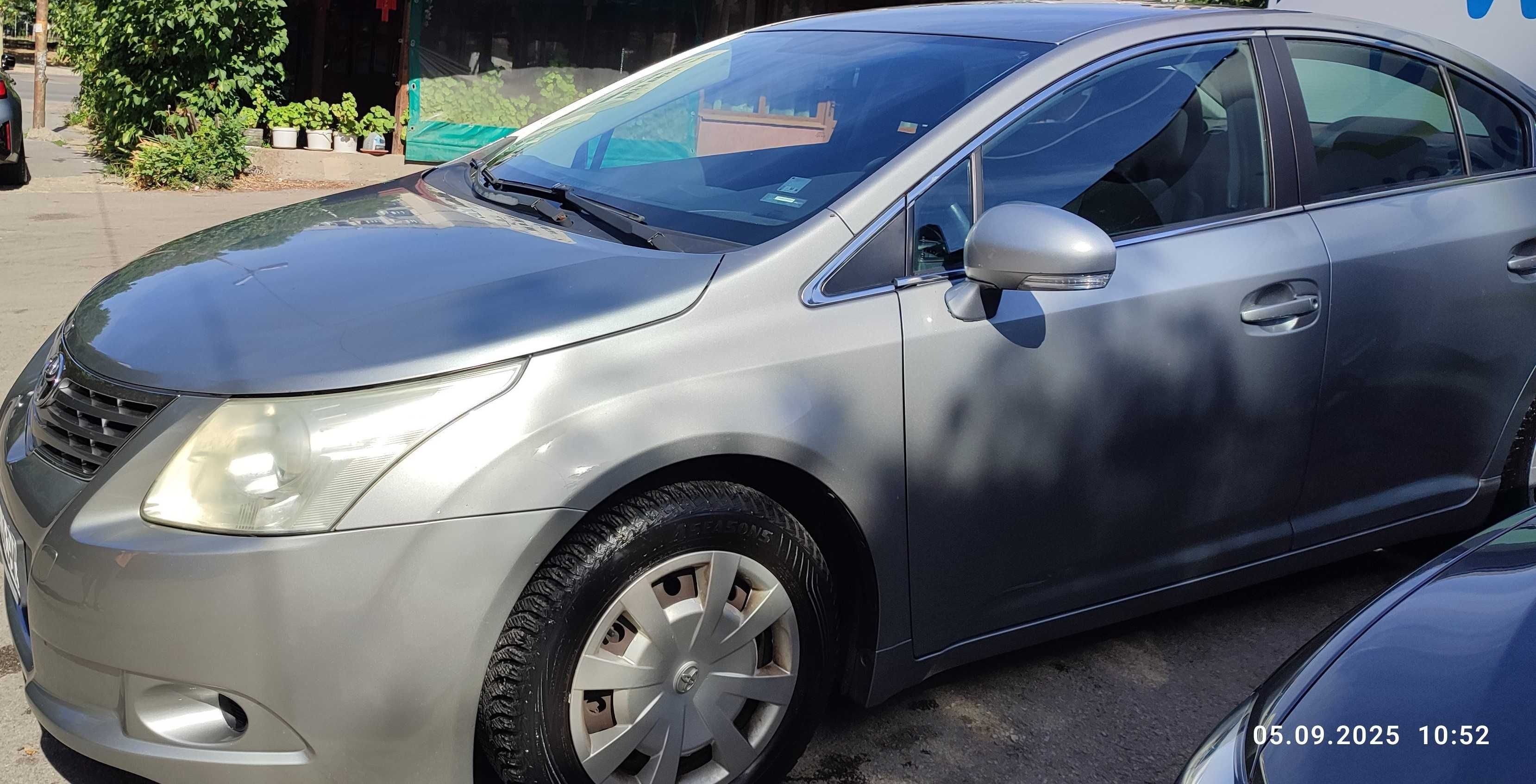 Лека кола toyota AVENSIS
