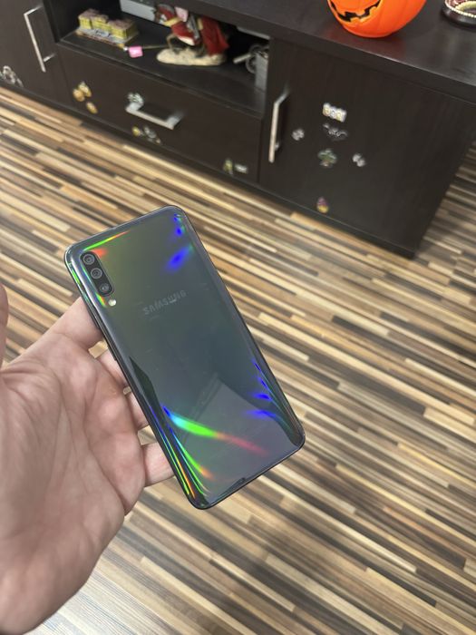 Samsung Galaxy A70, memorie 128GB, 6GB RAM, albastru, frumos