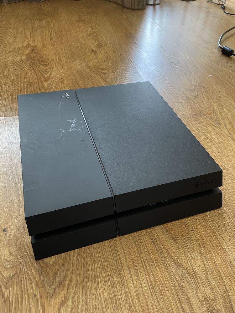 PlayStation 4 500GB Отличен