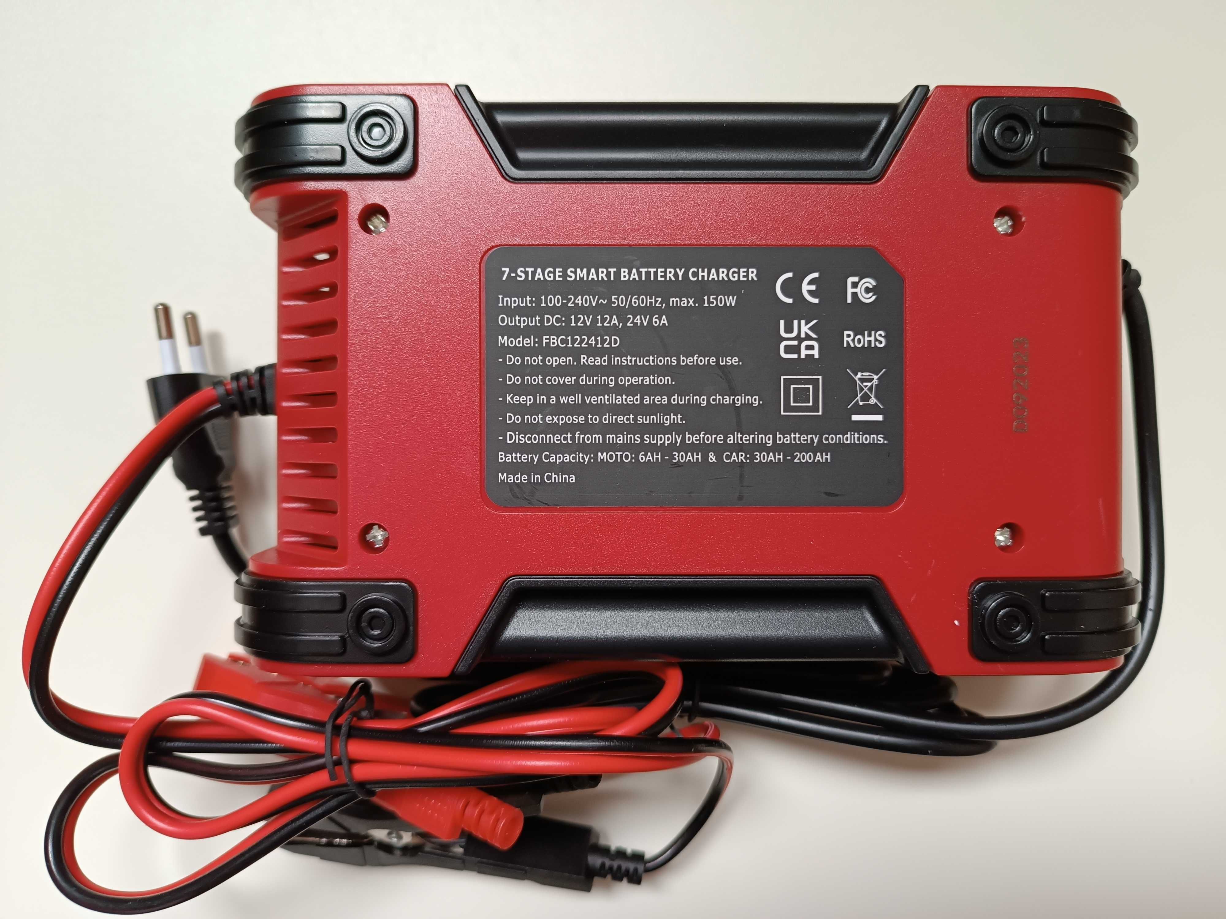 Зарядное устройство Foxsur Зарядка для авто аккумулятора 12В 24В 12А