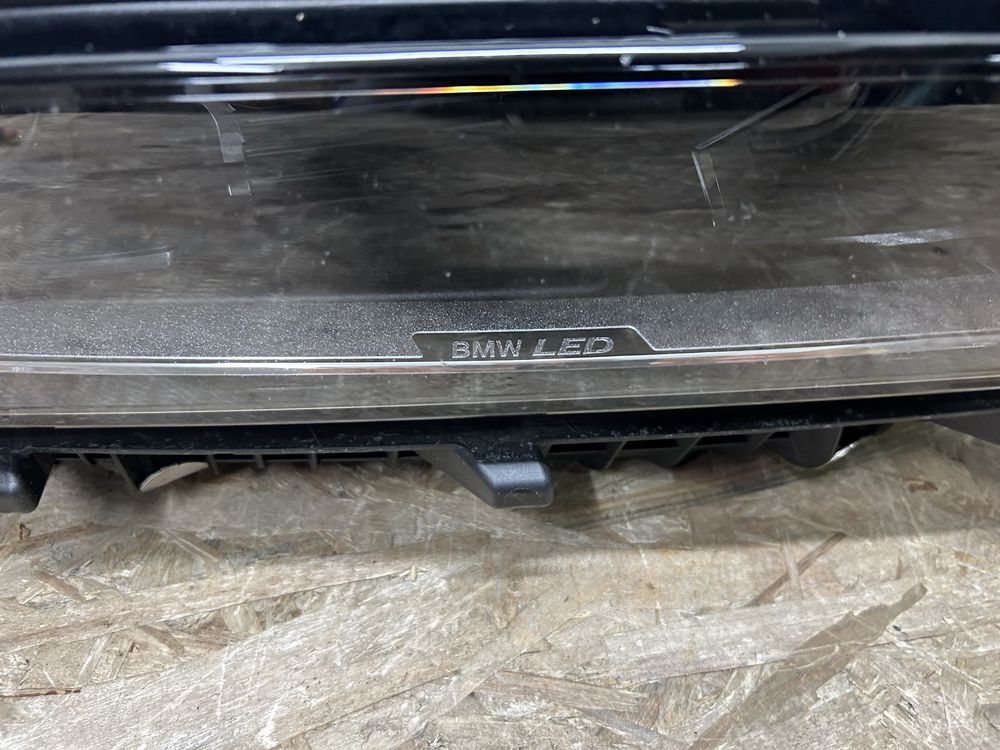Far faruri bmw G70 seria 7 i7 full led dreapta 2023-2024