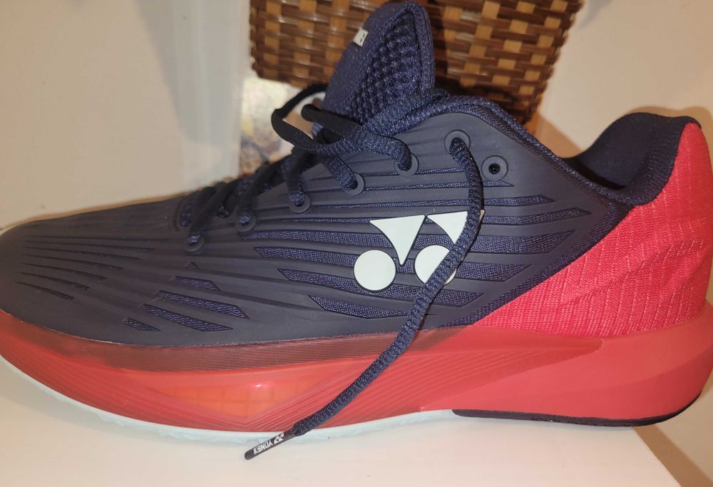 Vand Yonex Eclipision 5 AC .noi .nepurtati .marime 43