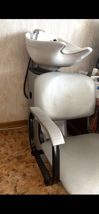 Парикмахерская мойка для головы