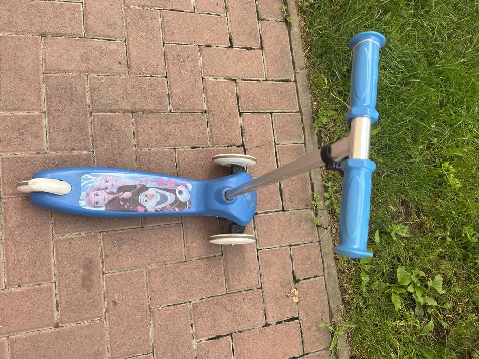 Trotineta albastra copii