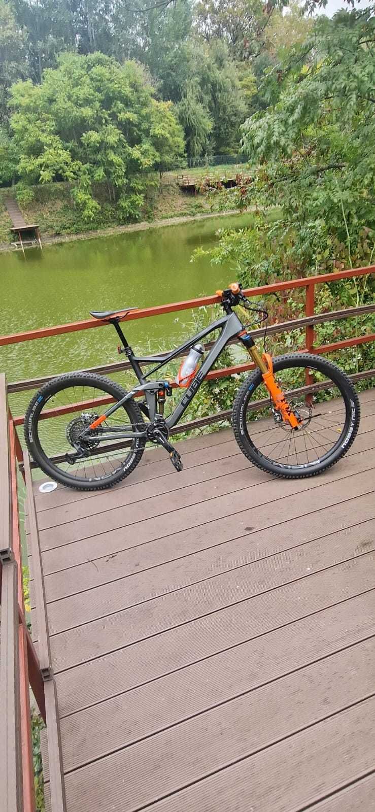 Vând bicicletă tip enduro folosită doar pentru plimbări ușoare