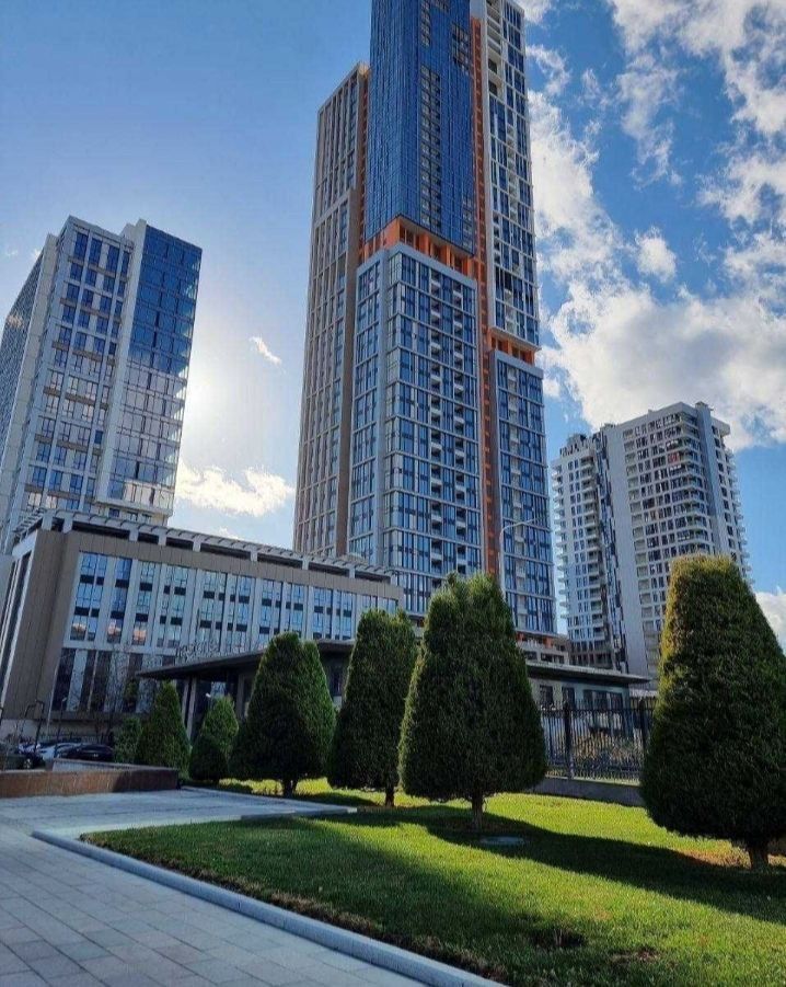 Euro office for rent a Nest One !