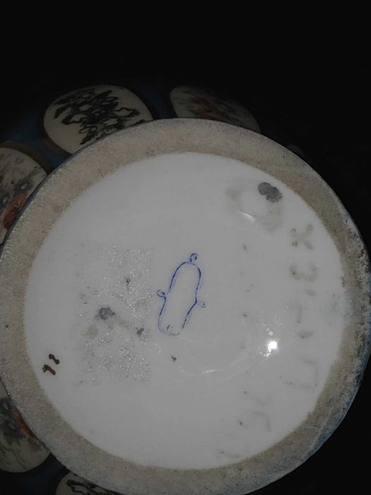 Антикварна ръчно декорирана френска порцеланова ваза, XIX век