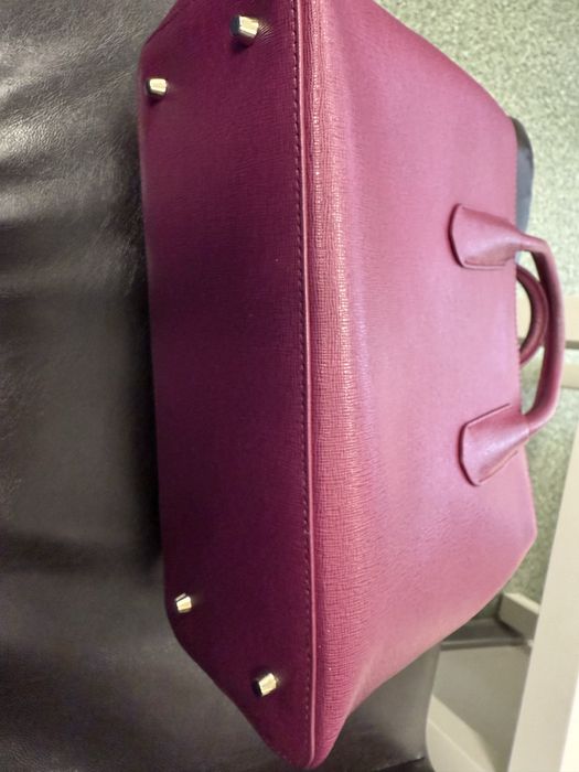 Продавам чанта “Furla” от естествена кожа. Чантата е мн запазвна