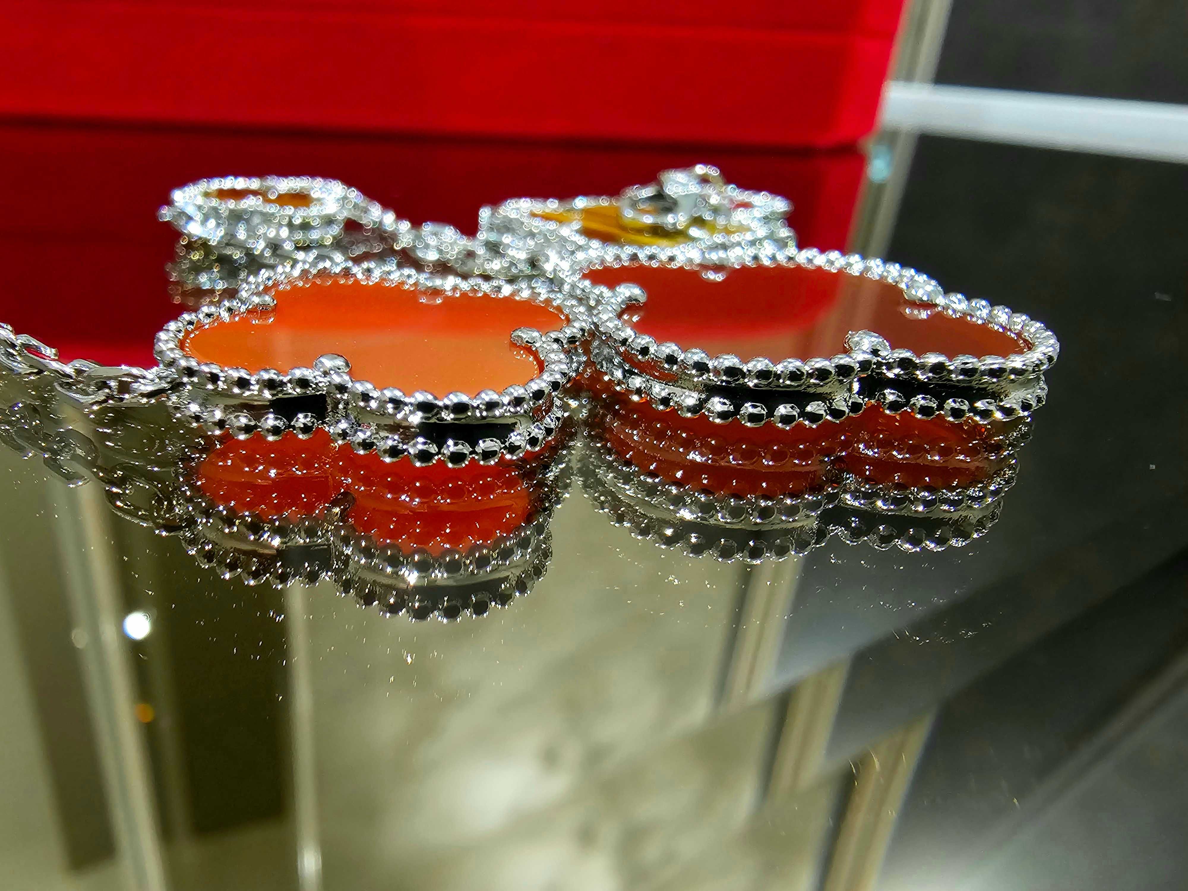 Van Cleef & Arpels VCA 5 Silver Magic Alhambra Red Tiger's Eye Гривна