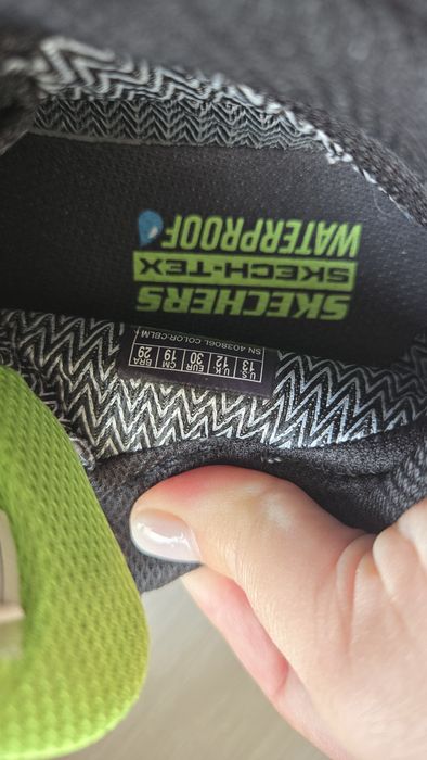 Ghetute Skechers marimea 30