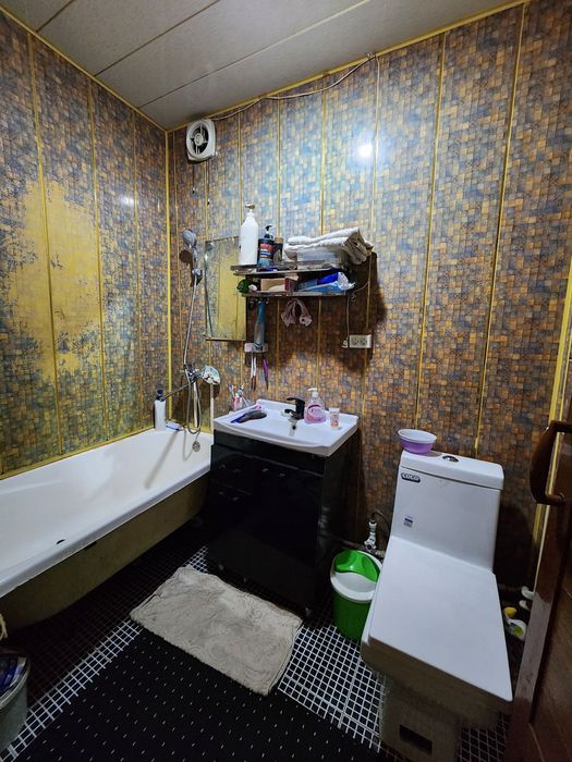 2 xonali kvartira sotiladi