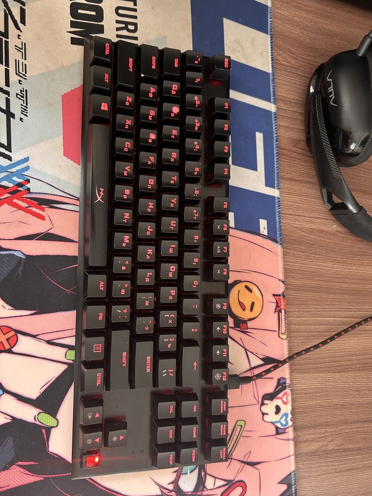 Продам клавиатуру HyperX Alloy FPS Red