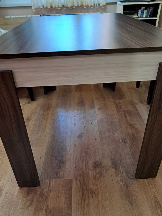 Трапезна маса, неразтегателна