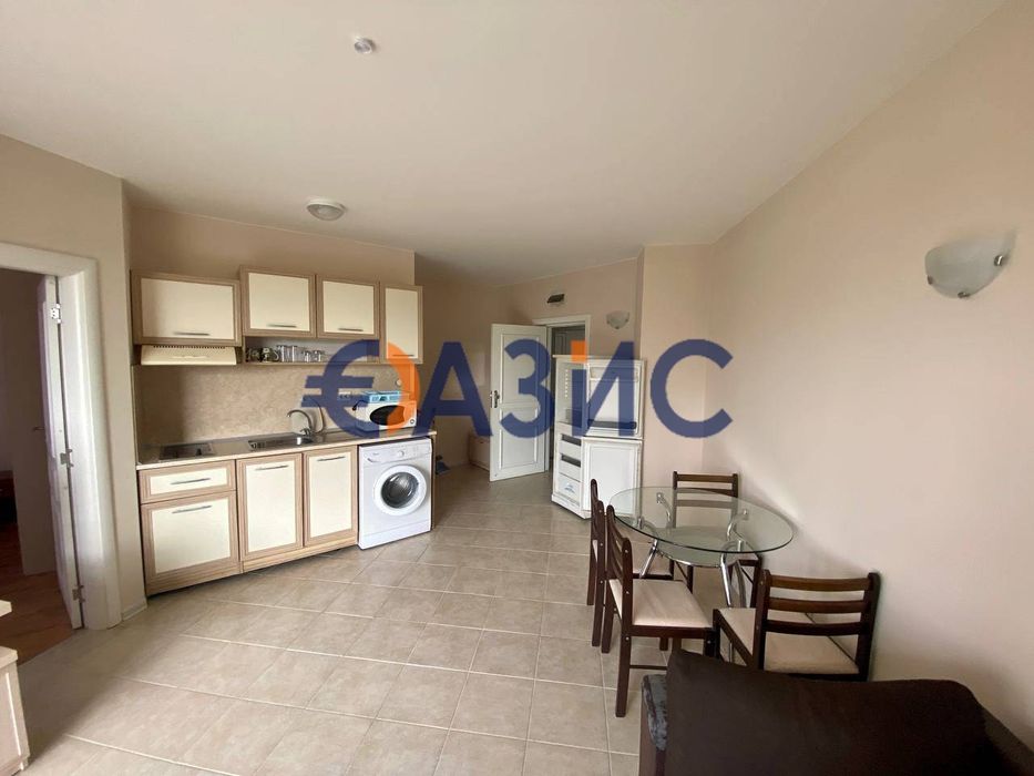 Продава се Двустаен апартамент в к.к. Слънчев бряг - 62 кв.м за 1291 €/кв.м - Снимка #7