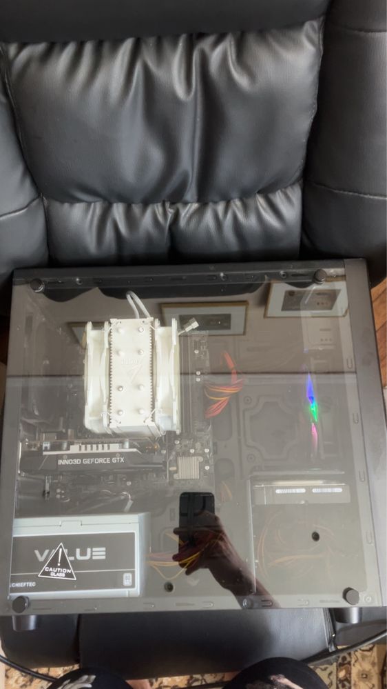 Геймърски Компютър + 27’’ Монитор MSI+ Razer Мишка +клавиатура