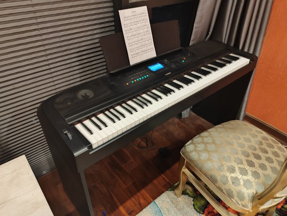 Цифровое Пианино -  YAMAHA DGX-670